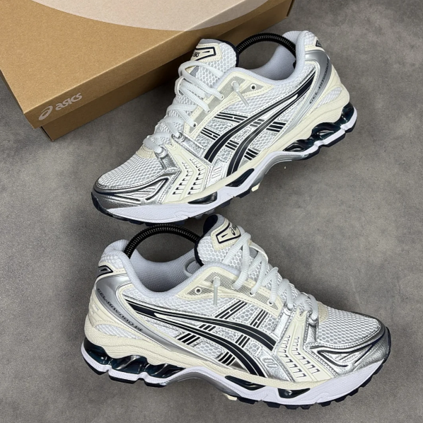 ASICS en AirPods assortiment