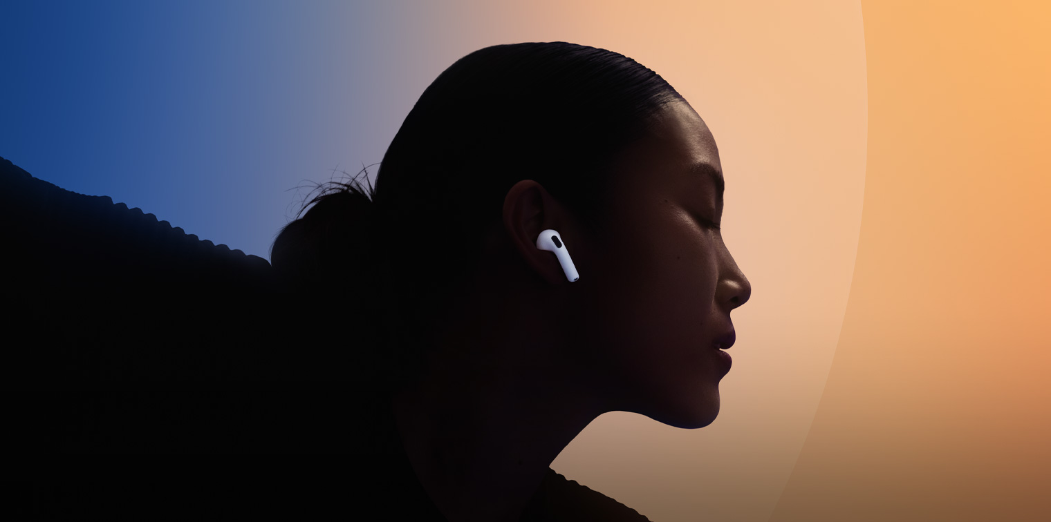 ASICS schoenen en AirPods assortiment